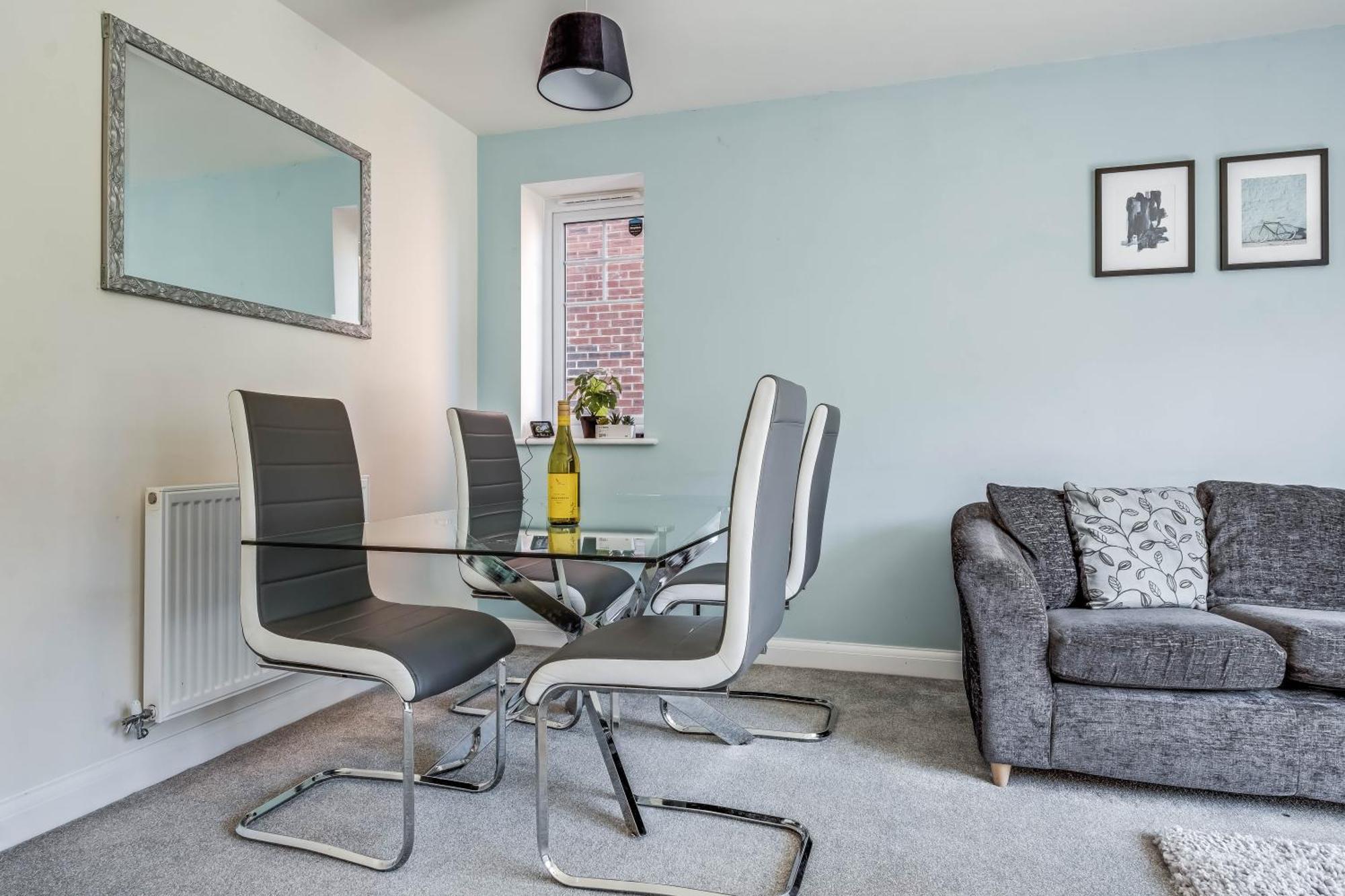 Beautiful And Comfortable Home Away From Home With Free Parking, Fast Wifi And White Crisp Hotel Standard Linen Hosted By Our Home Short Stays Northampton Exterior foto